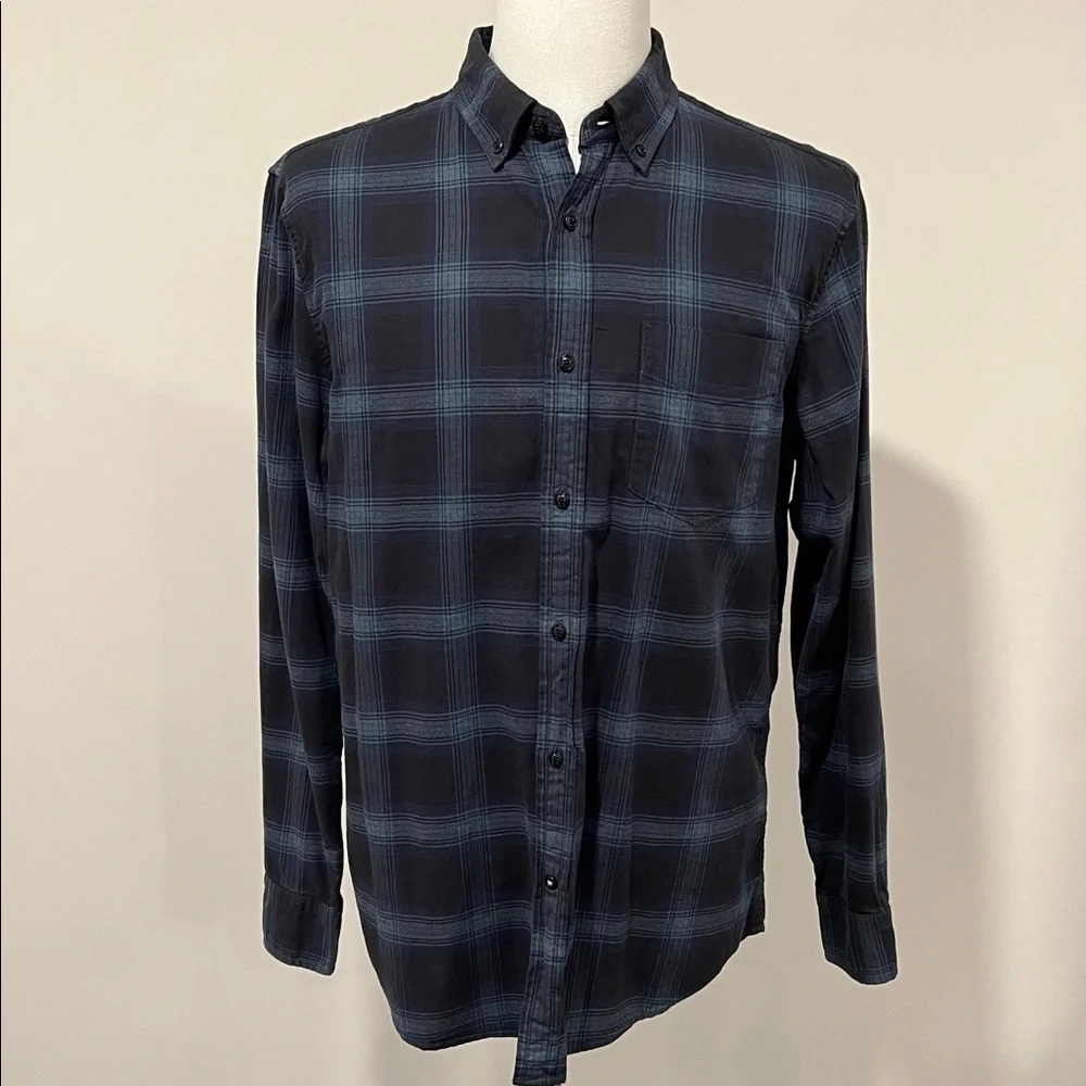 Banana Republic Luxe Flannel Slim Fit Navy and Black Plaid Shirt Size Large